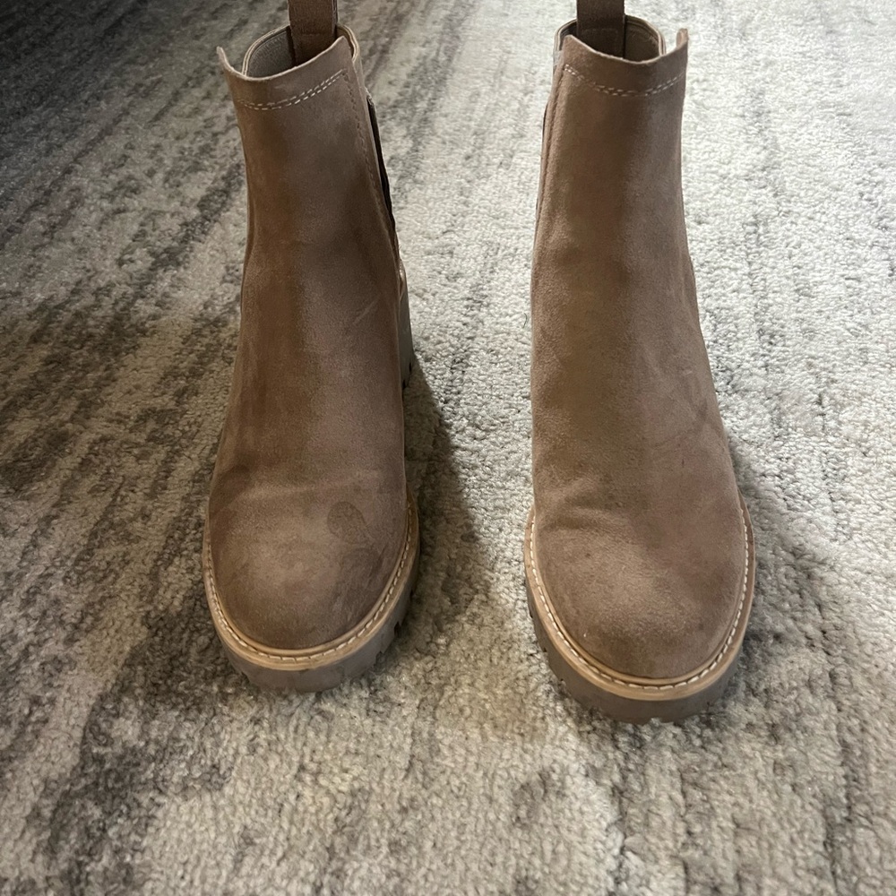 Dolce Vita Women's Tan Suede Ankle Booties